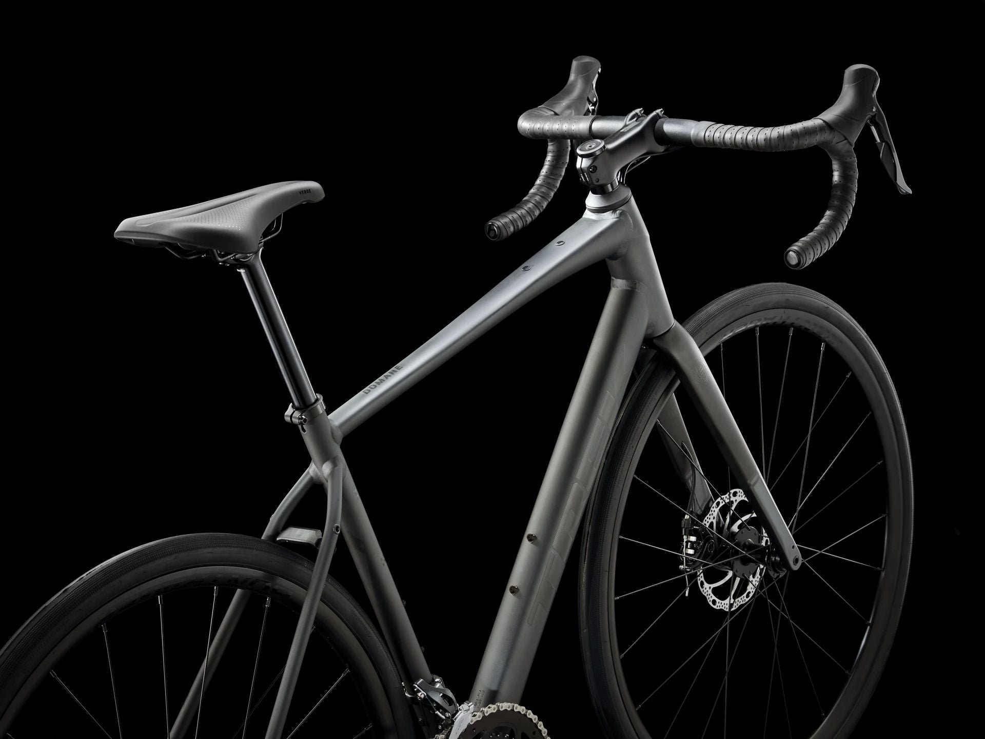 Trek Domane AL 2 Matte Lithium Grey 2025